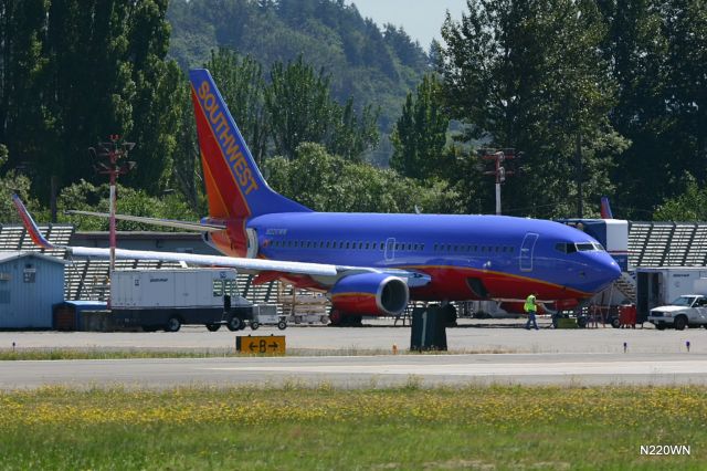 Boeing 737-700 (N220WN) - KRNT - finals stage check up before being moved to Boeing Field taken 7/21/2005.