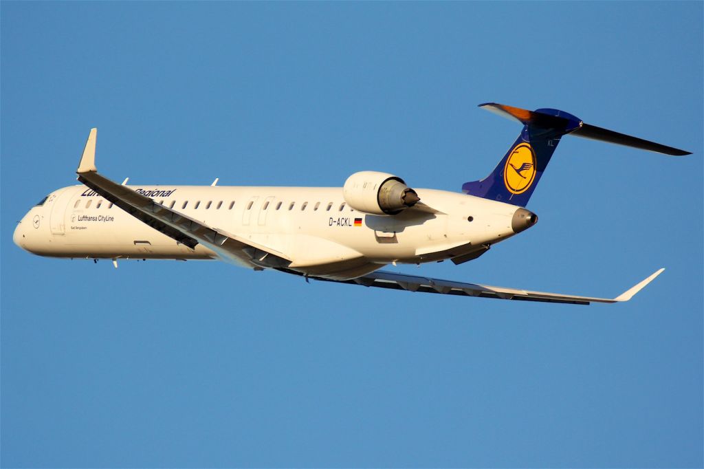Canadair Regional Jet CRJ-900 (D-ACKL)