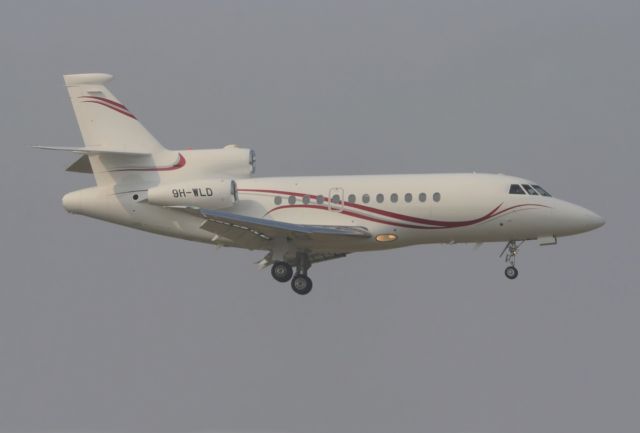 Dassault Falcon 900 (9H-WLD)