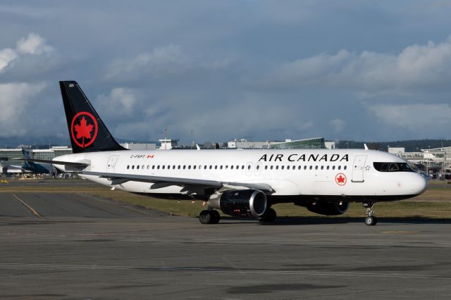 Airbus A320 (C-FKPT)