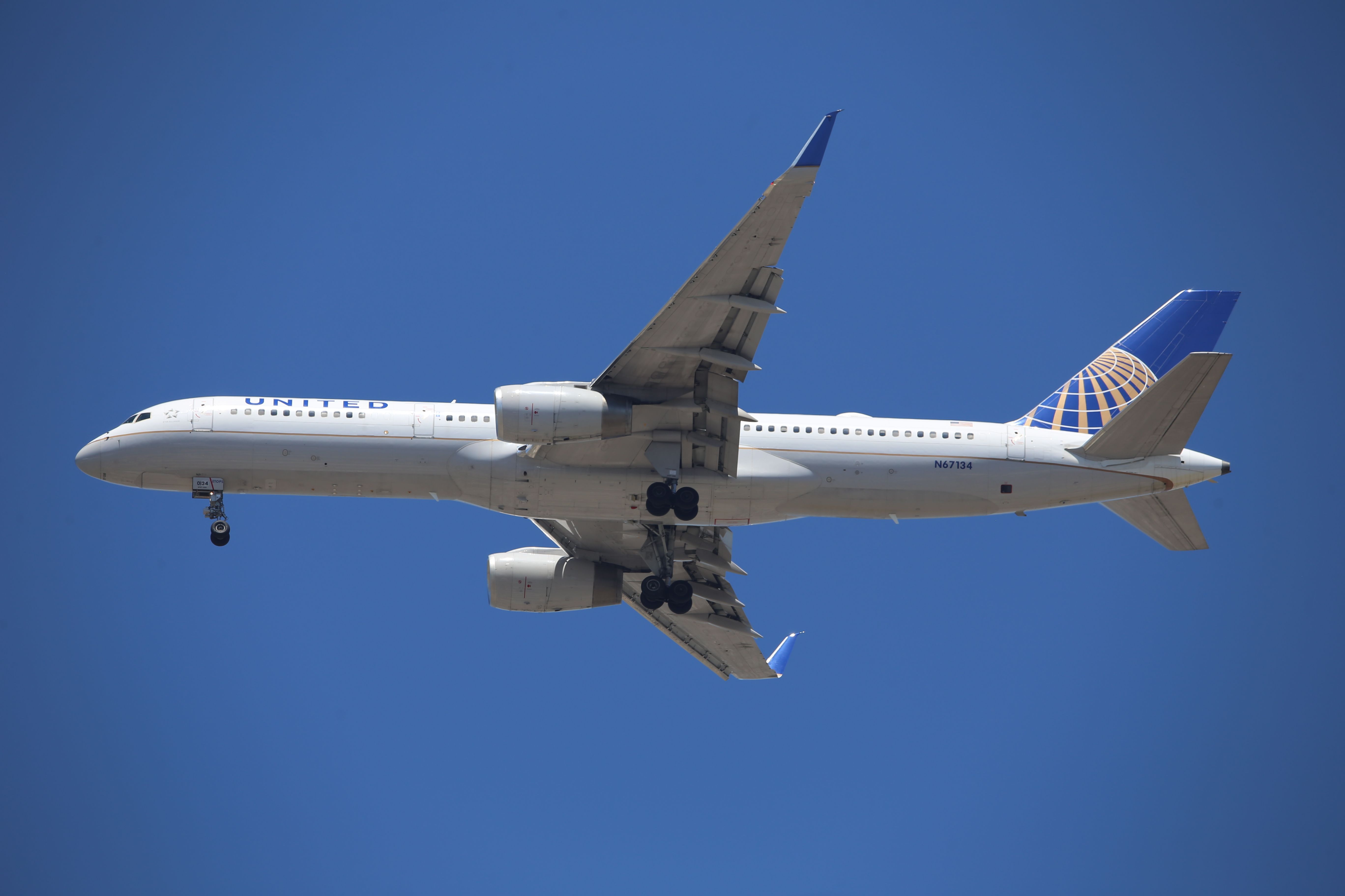 Boeing 757-200 (N67134)
