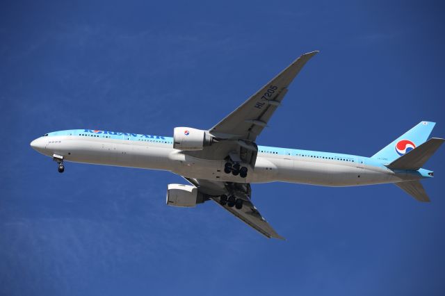 BOEING 777-300ER (HL7205)