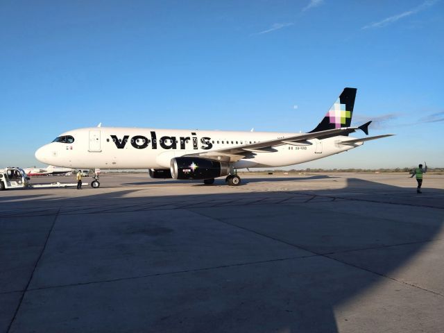 Airbus A320 (XA-VVB)