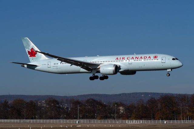 Boeing 787-9 Dreamliner (C-FGDX)