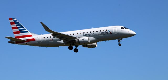 Embraer 175 (N426YX) - On short final is this 2014 American Airlines Eagle Embraer ERJ-175ER in the Summer of 2022.