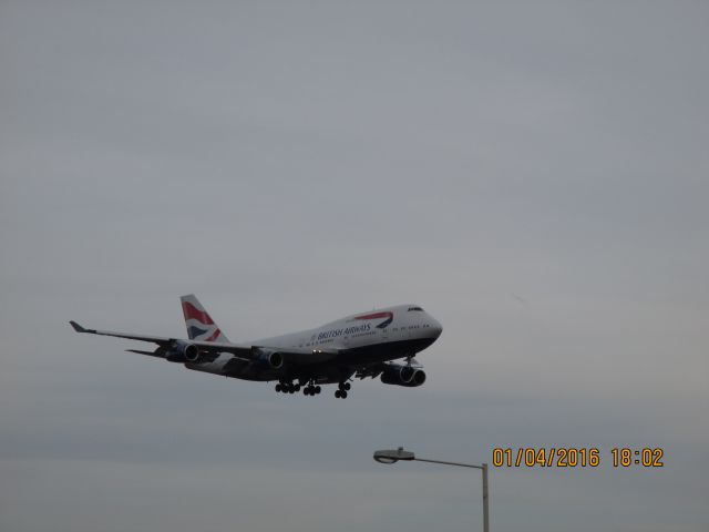 Boeing 747-400 (G-CIVS) - BA Boeing 747-400 landing at Heathrows 27R