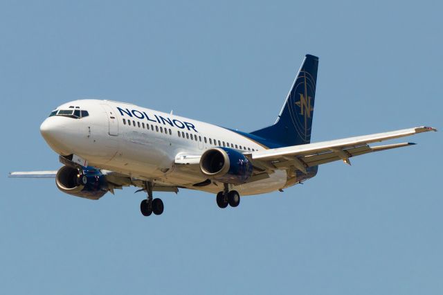 BOEING 737-300 (C-GNLQ) - July 2019