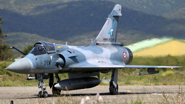 — — - FRENCH AIR FORCE DASSAULT MIRAGE 2000 5- F 1/2 CYGOGNES SHOOT TRAINING