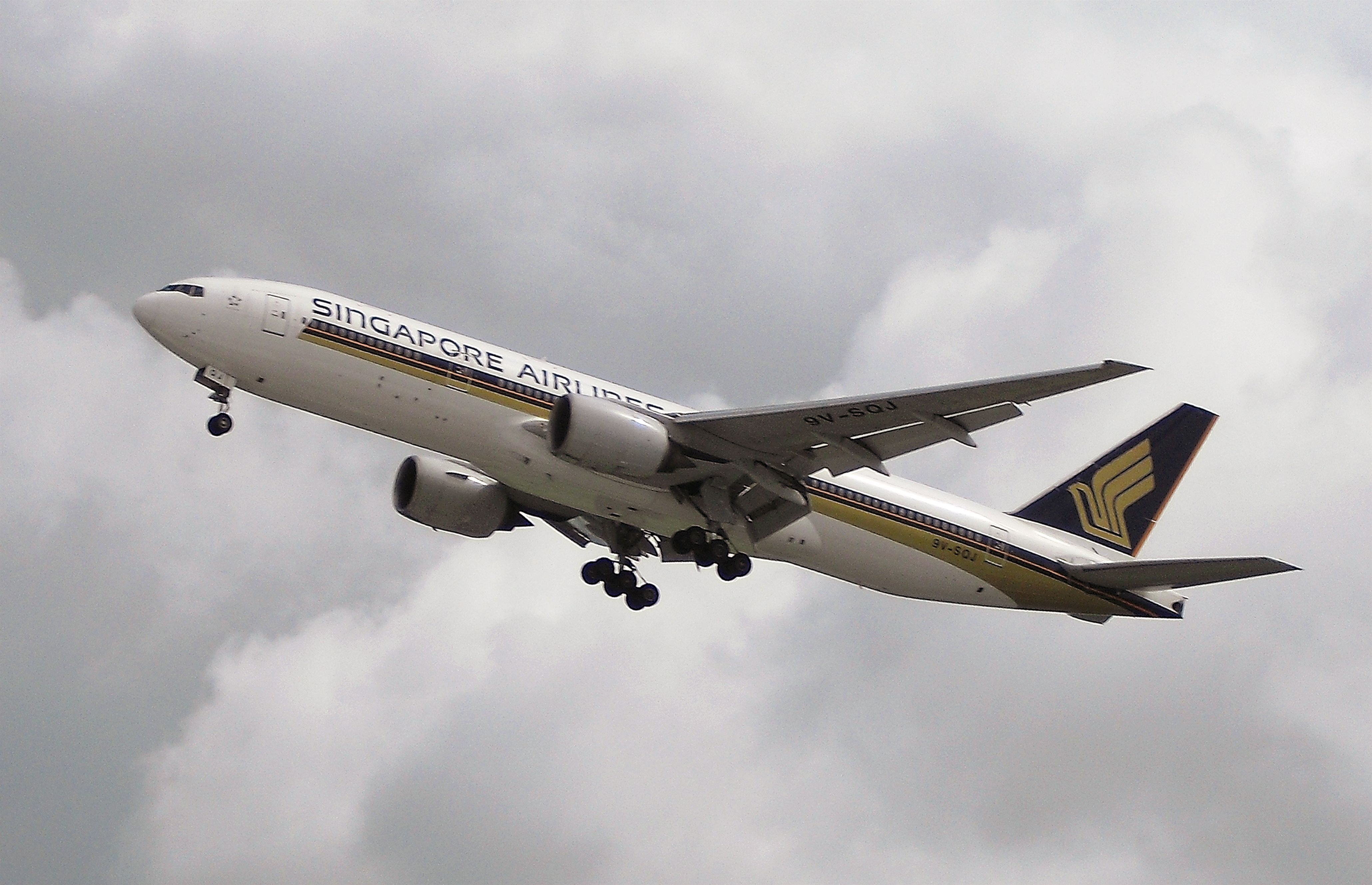 Boeing 777-200 (9V-SQJ)