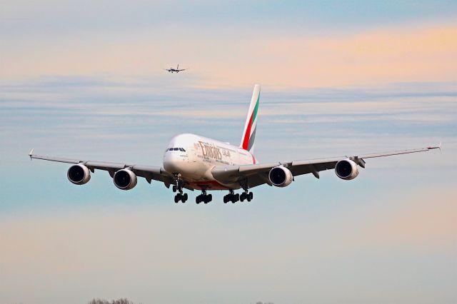 Airbus A380-800 —