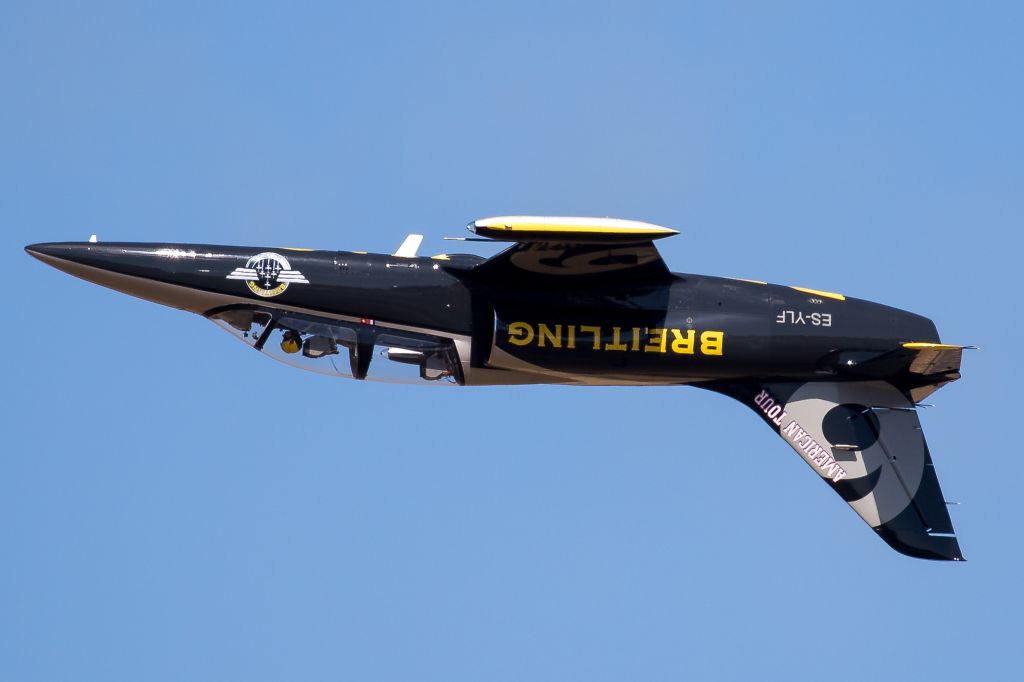 Aero L-39 Albatros (ES-YLF) - Inverted pass at the 2016 Oregon International Air Show