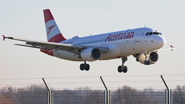 Airbus A320 (OE-LBX)