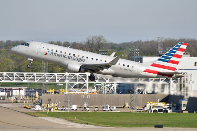 Embraer 175 (N437YX) - 23-R 05-02-22