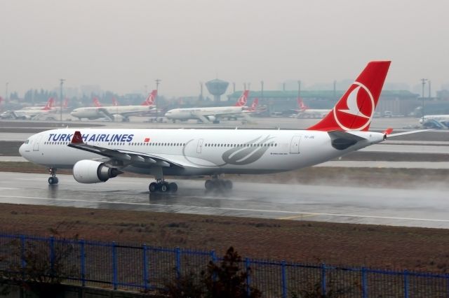 Airbus A330-300 (TC-JOE)