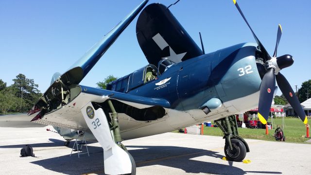 — — - Helldiver at Hooks Airport