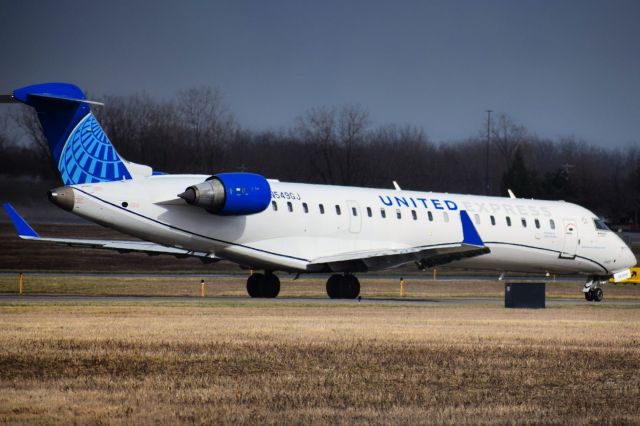 Canadair Regional Jet CRJ-700 (N549GJ) - Bombardier CRJ-550 operated by GoJet Airlines as UAL4572 from Chicago O'Hare (ORD) to Buffalo (BUF)