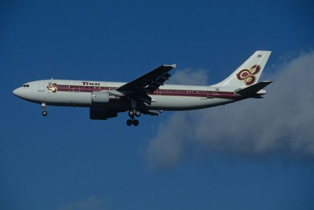 Airbus A300F4-600 (HS-TAM) - Final Approach to Narita Intl Airport Rwy34L on 1996/09/15