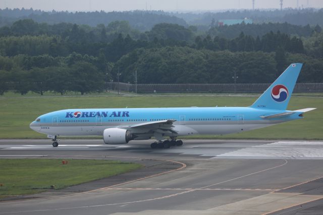 Boeing 777-200 (HL7764)