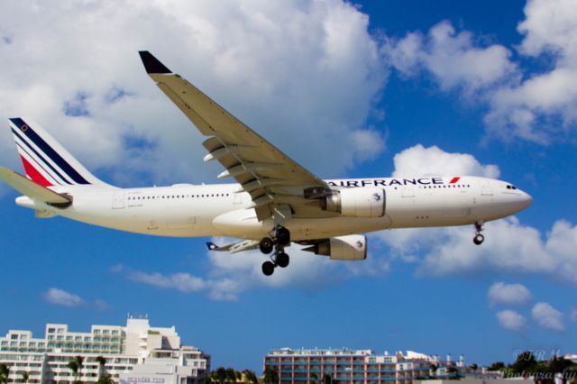 Airbus A330-300 (F-GZCJ) - Air France over Maho Beach in SXM.