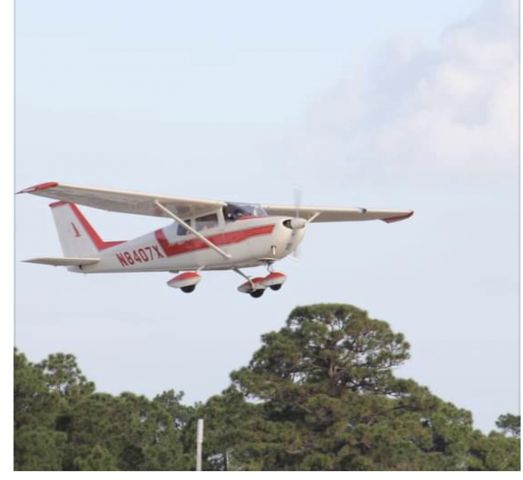 Cessna Skyhawk (N8407X)