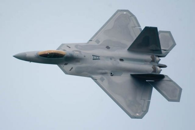 Lockheed F-22 Raptor (N1STFG) - EAA Airventure 2006. First appearence of the Raptors, caught everyone by surprise