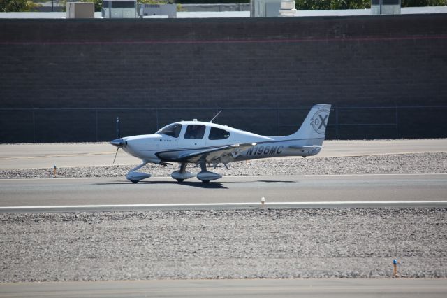 Cirrus SR-20 (N196MC)