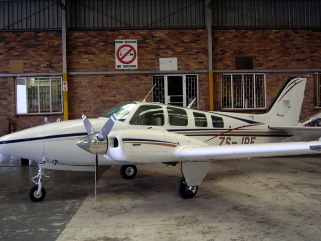 Beechcraft Baron (58) (ZS-JPE)