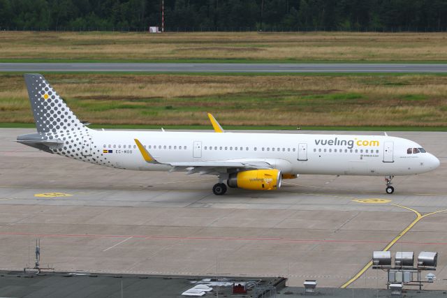 Airbus A321 (EC-MOO)