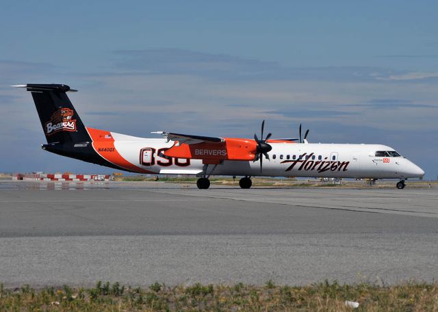 de Havilland Dash 8-400 (N440QX)