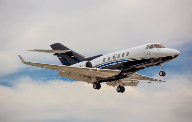 Hawker 800 (N222KU)