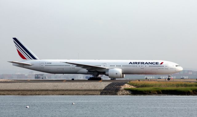 BOEING 777-300ER (F-GZNP)