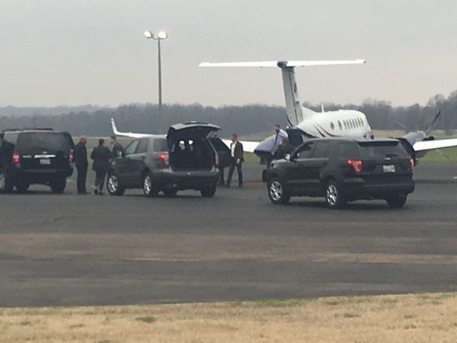 Beechcraft Super King Air 350 (N110EC) - Gov. Bill Lee and delegation arriving in Dyersburg, TN