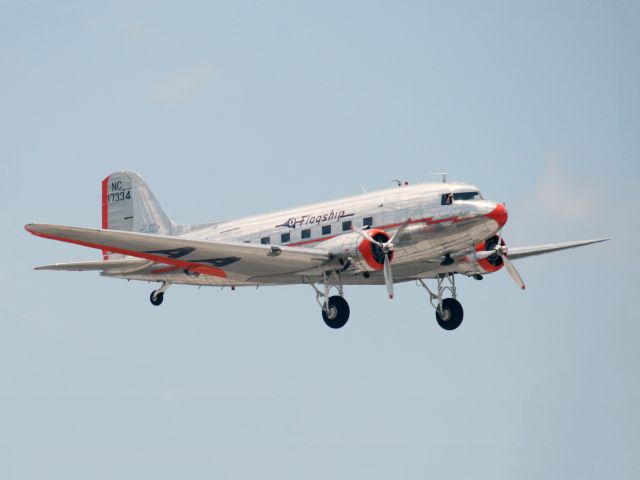 Douglas DC-3 (NAC17334) - This is the oldest operating DC3 (cn 1920). Immaculate condition. Raw photo courtesy of my friend LEARJETMIAMI - thank you and gracias!