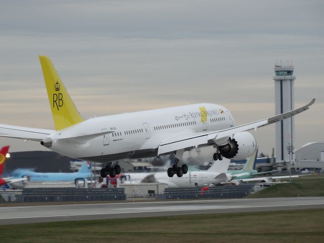 Boeing 787-8 (V8-DLC) - Brand new Royal Brunei 787 on its test flight at Boeing Everett WAbr /Watch some brand new Boeing jets herebr /a rel=nofollow href=http://www.youtube.com/user/OwnsGermanyhttp://www.youtube.com/user/OwnsGermany/a