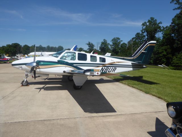 Beechcraft Baron (58) (N8UR)