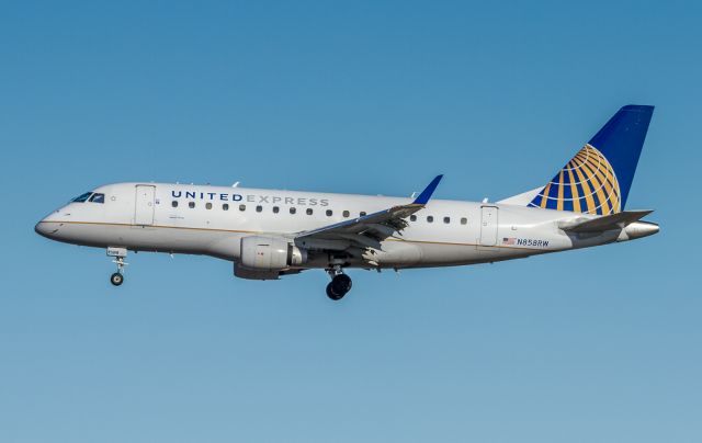 Embraer 170/175 (N858RW) - Republic 3433 arrives from Newark Liberty Intl