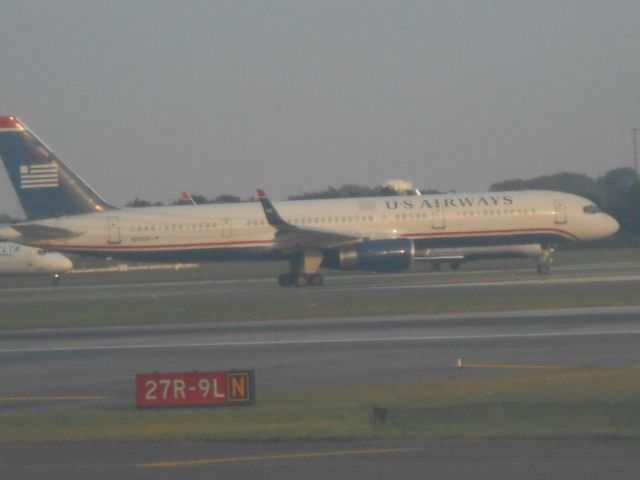 Boeing 757-200 (N908AW)