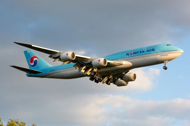 BOEING 747-8 (HL7642)