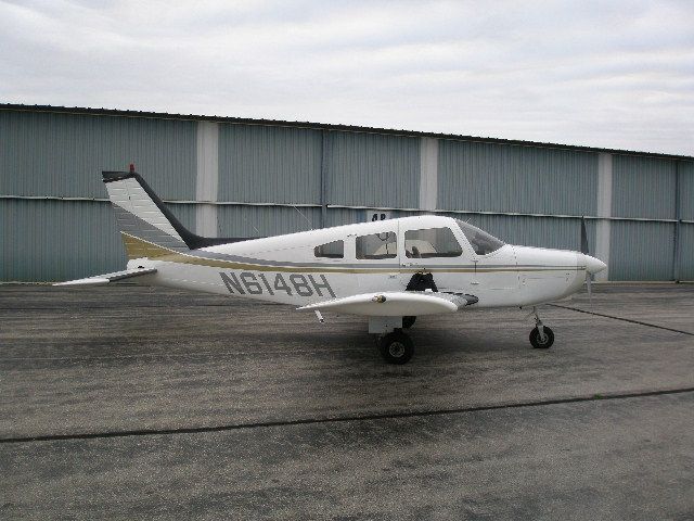 Piper Cherokee (N6148H)