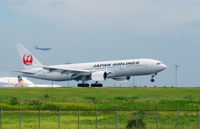 Boeing 777-200 (JA007D)