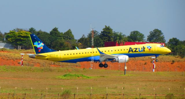 Embraer ERJ-190 (PR-AUA)