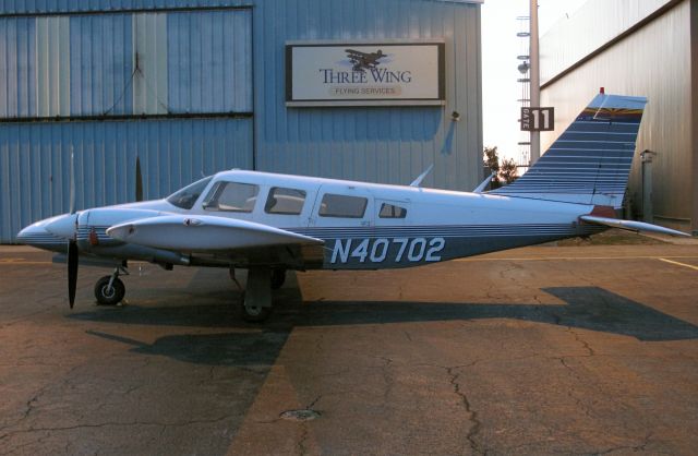 Piper Seneca (N40702)