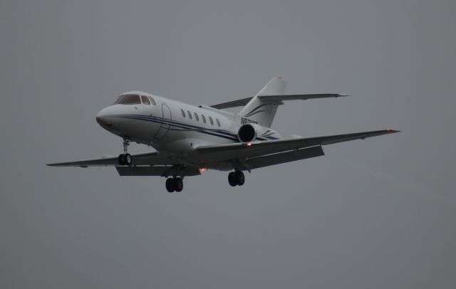 Hawker 800 (N621WP)