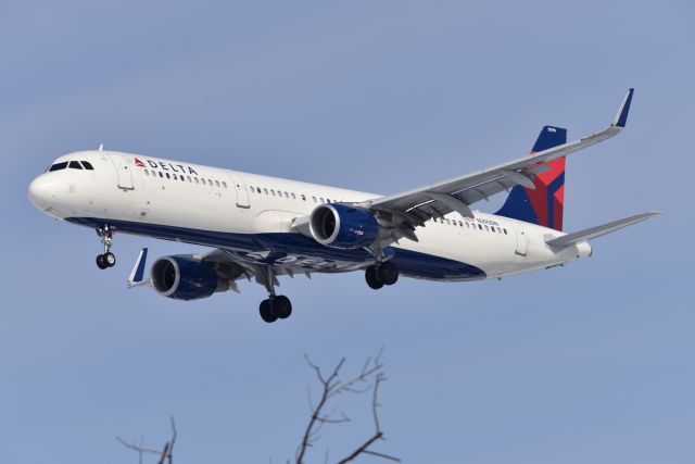 Airbus A321 (N390DN) - Short final for 23-L on 02-20-21 from Hotlanta!