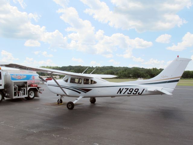 Cessna Skylane (N799J) - The Skylane is a very good personal travel aircraft.