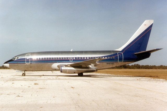 Boeing 737-200 (N464AC) - Seen here in Jan-92.  Exported to DR Congo 9-Aug-96 where it became 9Q-CKZ for Hewa Bora Airways.