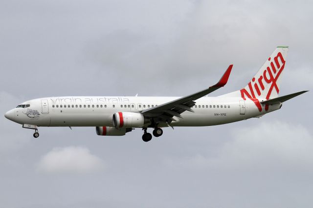 Boeing 737-800 (VH-YFE)