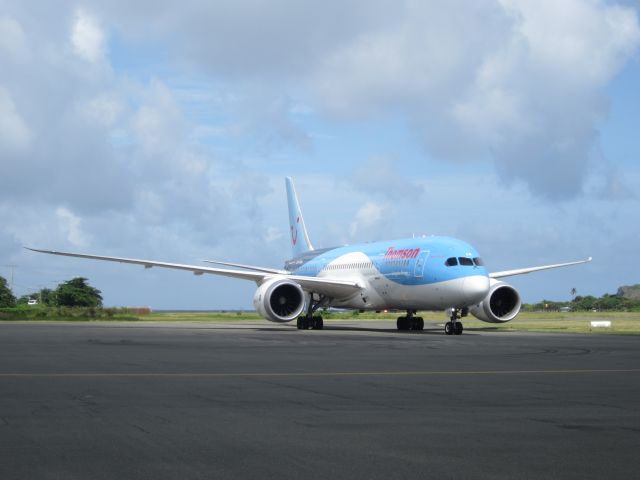 Boeing 787-8 (G-TUIA)