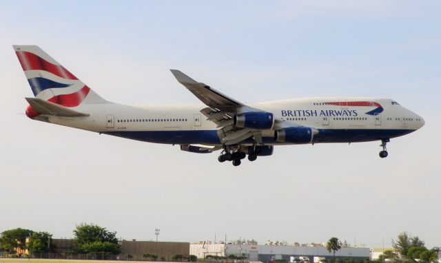 Boeing 747-400 (G-CIVN)