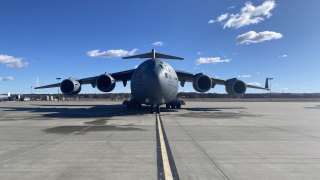 Boeing Globemaster III (N66158) - C17 in MHK